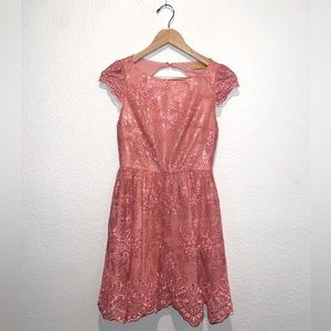 Alice + Olivia Zenden A line Lace Dress Scallop Edge Open Back